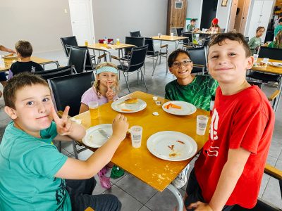 saint-isidore-de-clifton-camp-de-jour-diner-pizza-enfants